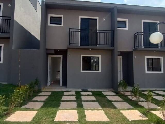 #CA0010 - Casa para Venda em Cotia - SP